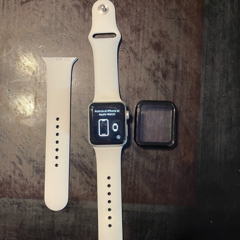 White and silver Apple Watch Series 3 38 MM